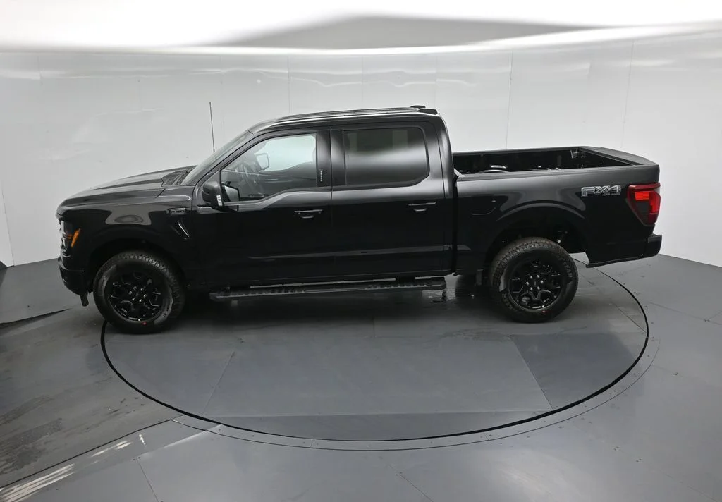 New 2026 Agate Black Metallic Ford XLT image 41