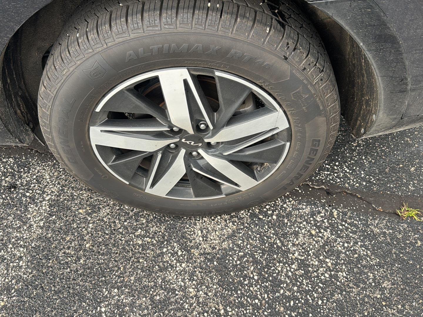 Used 2022 Gravity Grey Kia S image 11