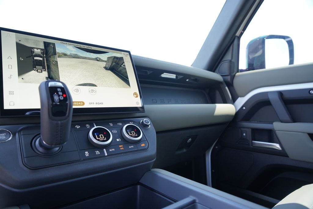 New 2026 Fuji White Land Rover S image 9