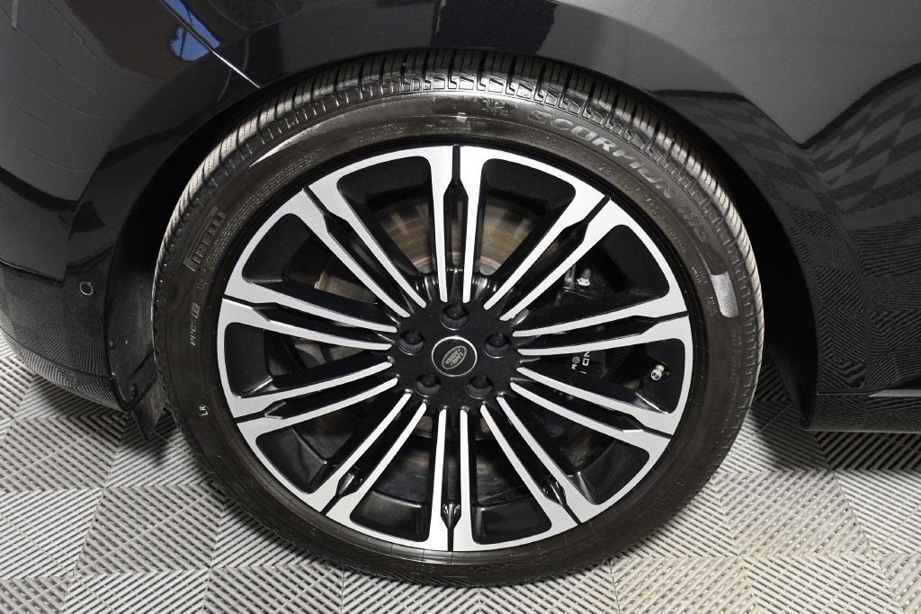 Used 2025 Santorini Black Metallic Land Rover Autobiography image 11