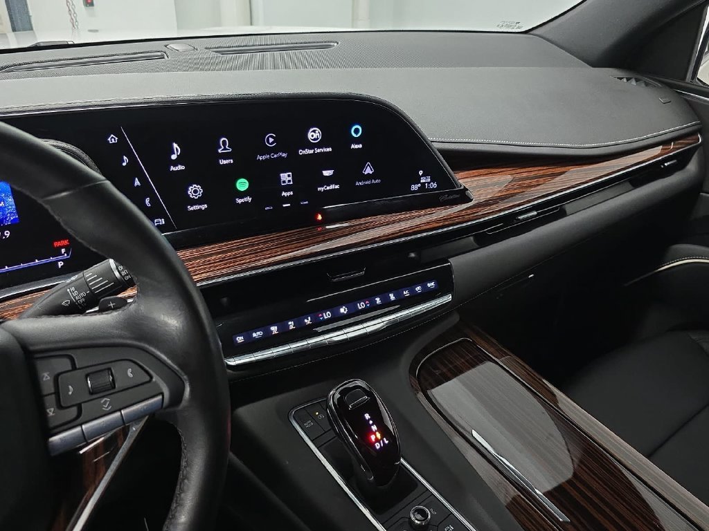 Used 2023 Crystal White Tricoat Cadillac Luxury image 15