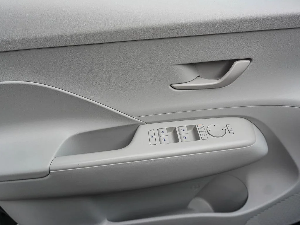 Used 2024 Black Hyundai SEL image 19
