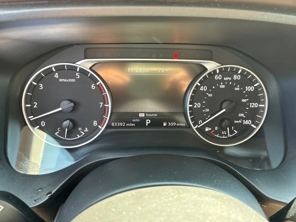 Used 2023 Gray Nissan S image 17