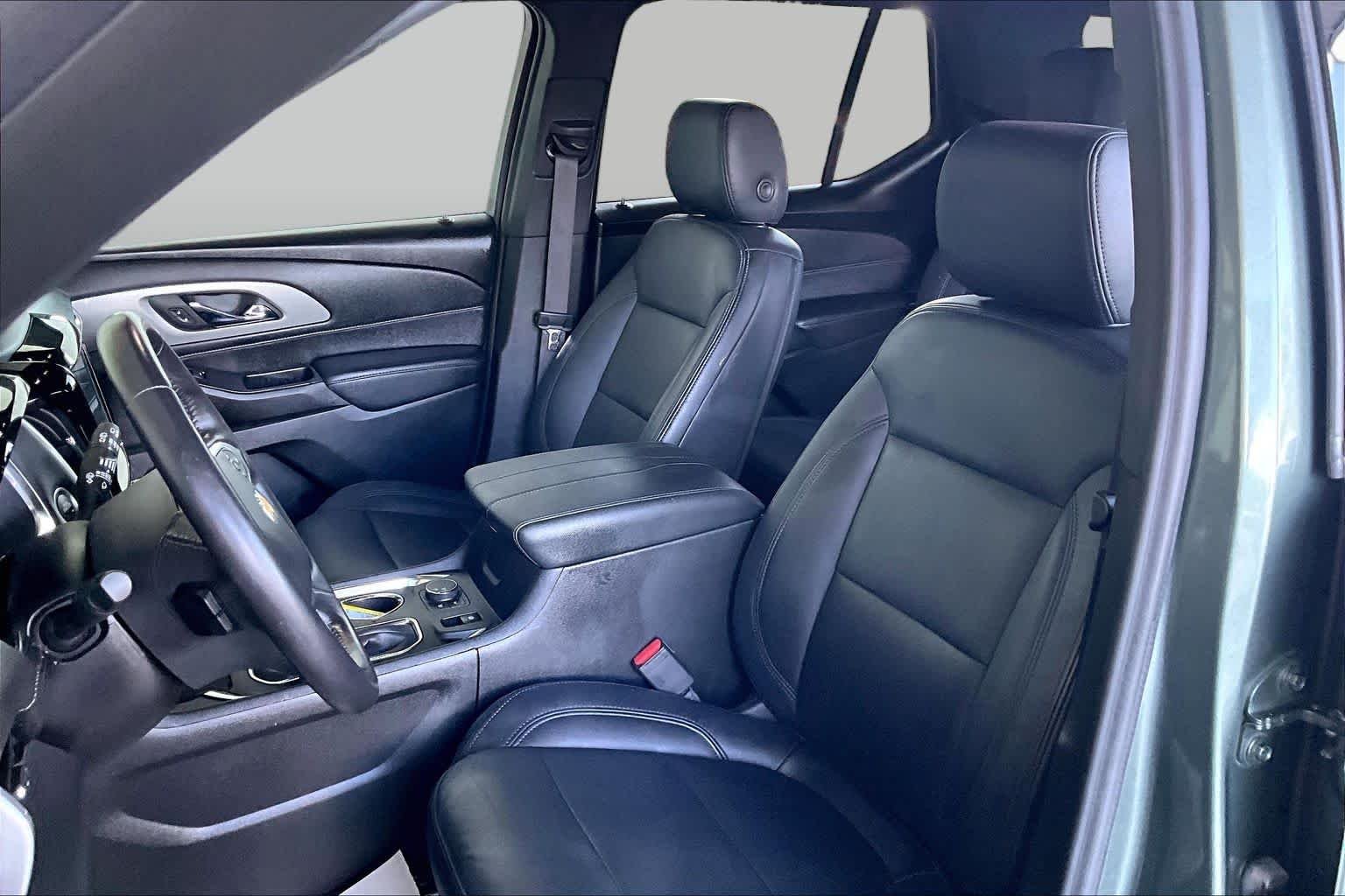 Used 2022 Silver Sage Metallic Chevrolet LT Cloth image 8