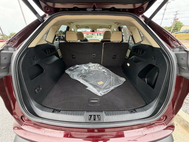 Used 2019 Red Ford SEL image 28