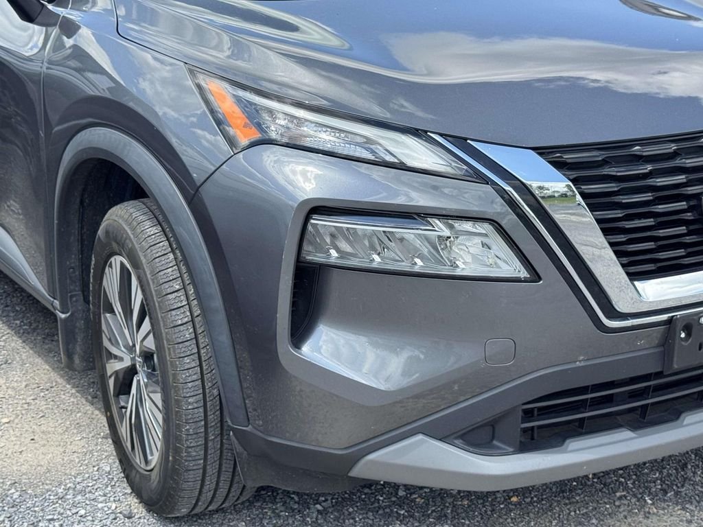 Used 2021 Gray Nissan SV image 10