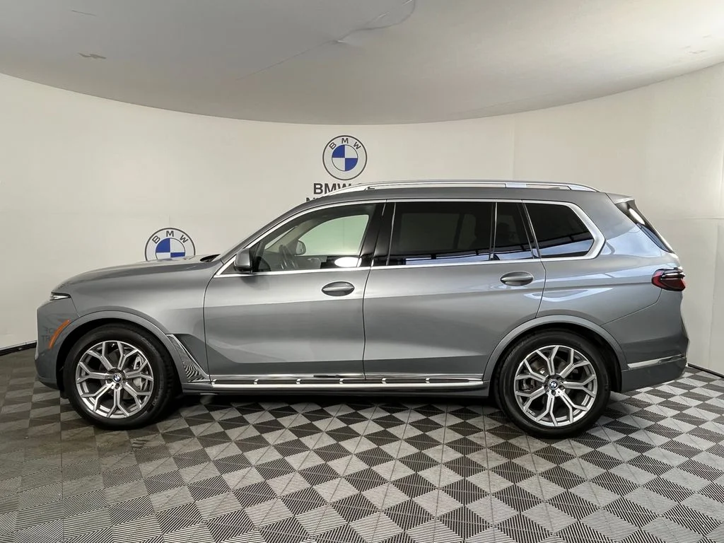 Used 2023 Skyscraper Grey Metallic BMW xDrive40i image 13