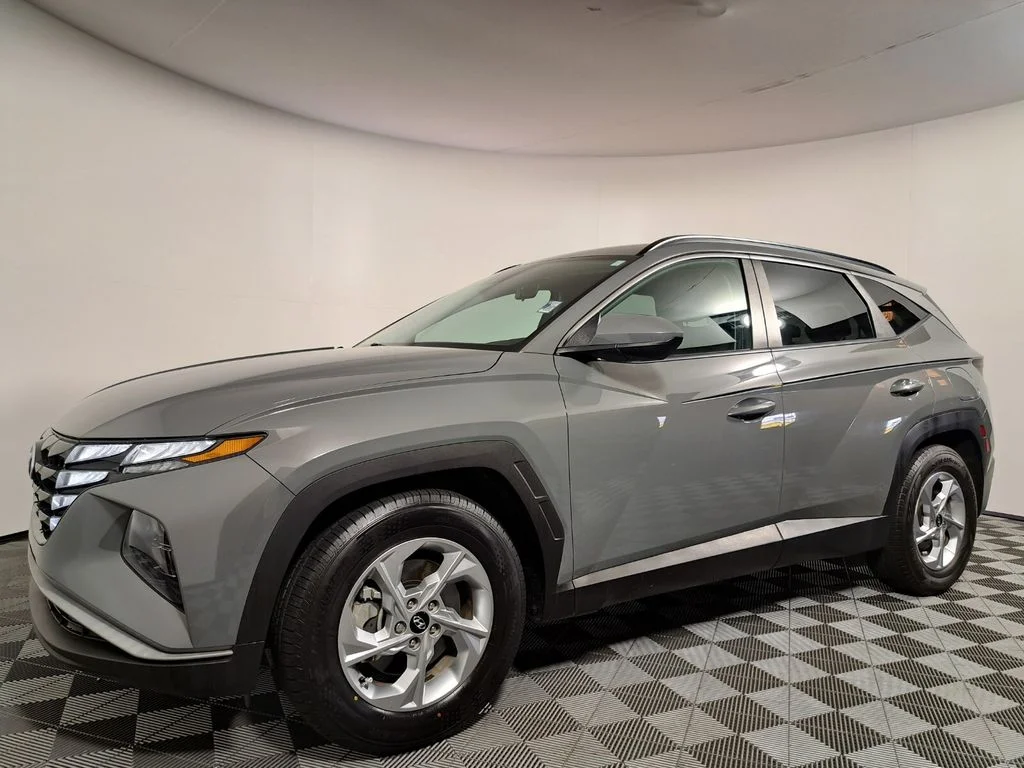 Used 2024 Gray Hyundai SEL image 9