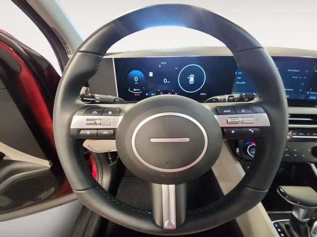 Used 2025 Red Hyundai SEL Convenience image 12