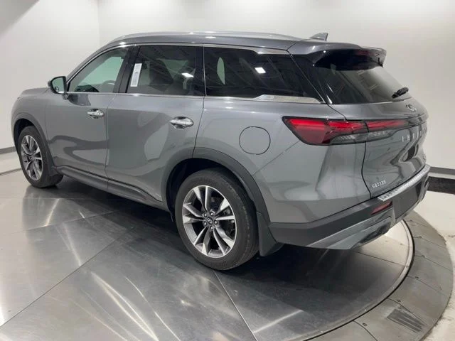 Used 2022 Gray INFINITI LUXE image 3