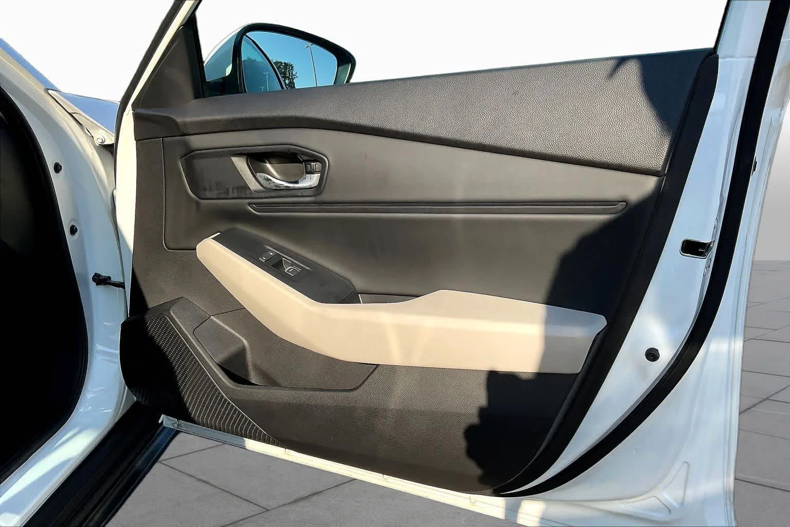 Used 2023 Platinum White Pearl Honda EX image 23