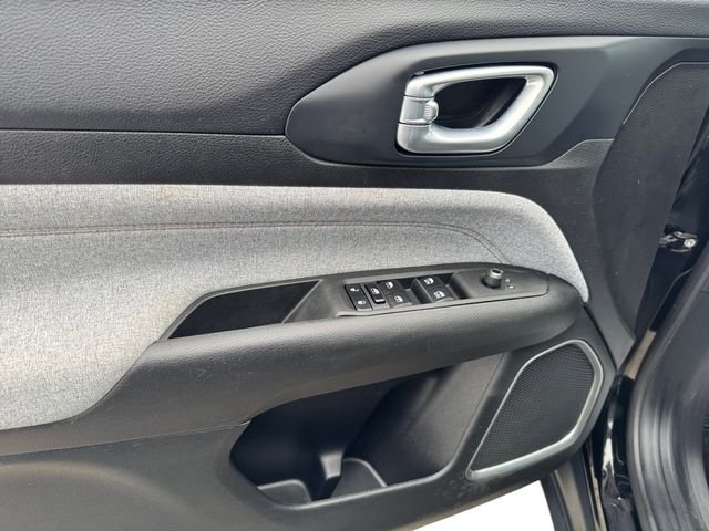 Used 2023 Black Jeep Latitude Lux image 14