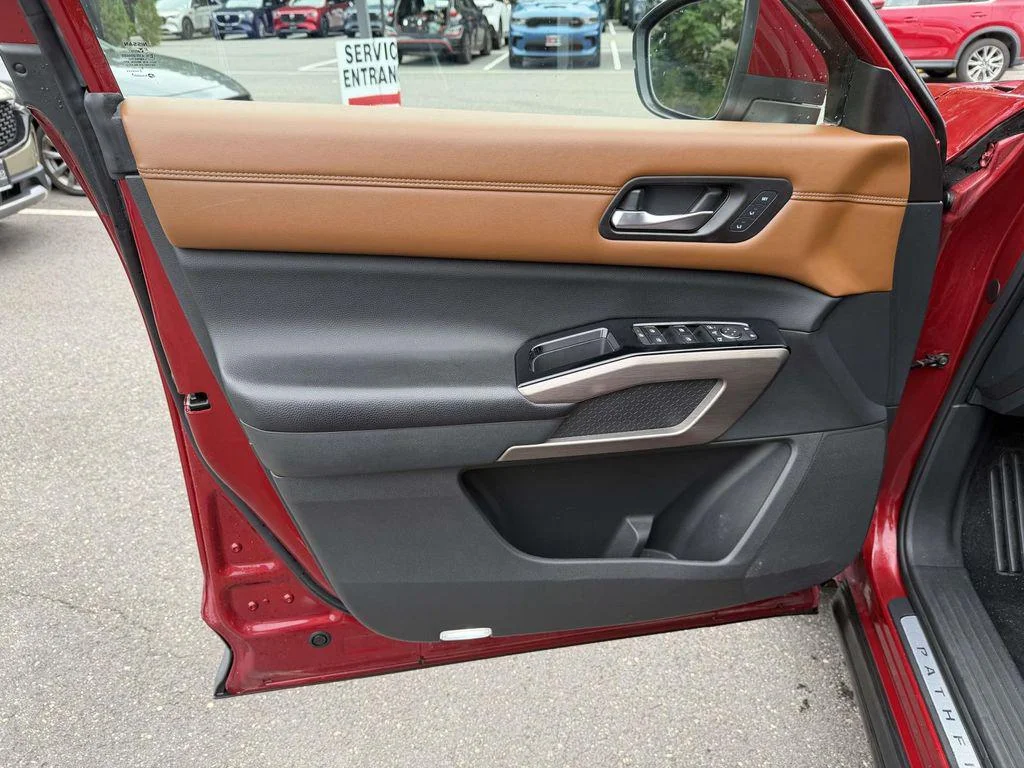 Used 2022 Scarlet Ember Tintcoat Nissan Platinum 4WD image 15