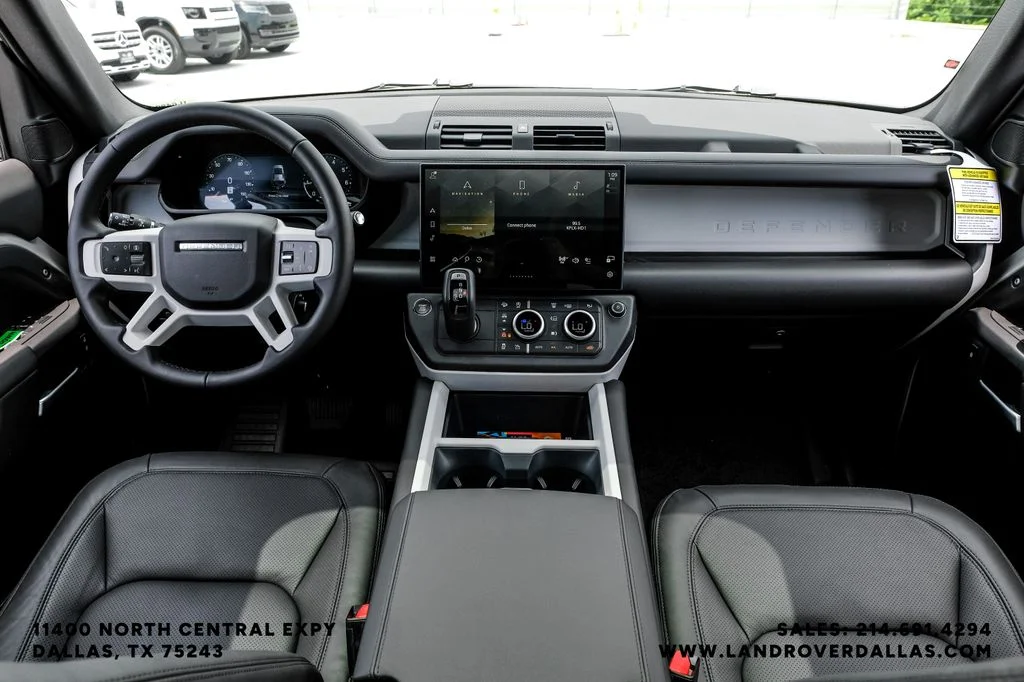 New 2026 Borasco Grey Metallic Land Rover X-Dynamic SE image 13