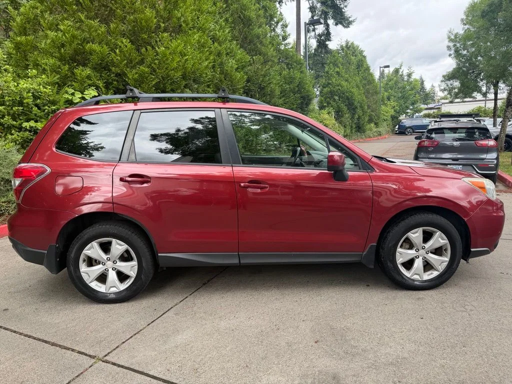 Used 2015 Subaru Forester i Premium with VIN JF2SJADC4FH485934 for sale in Gladstone, OR