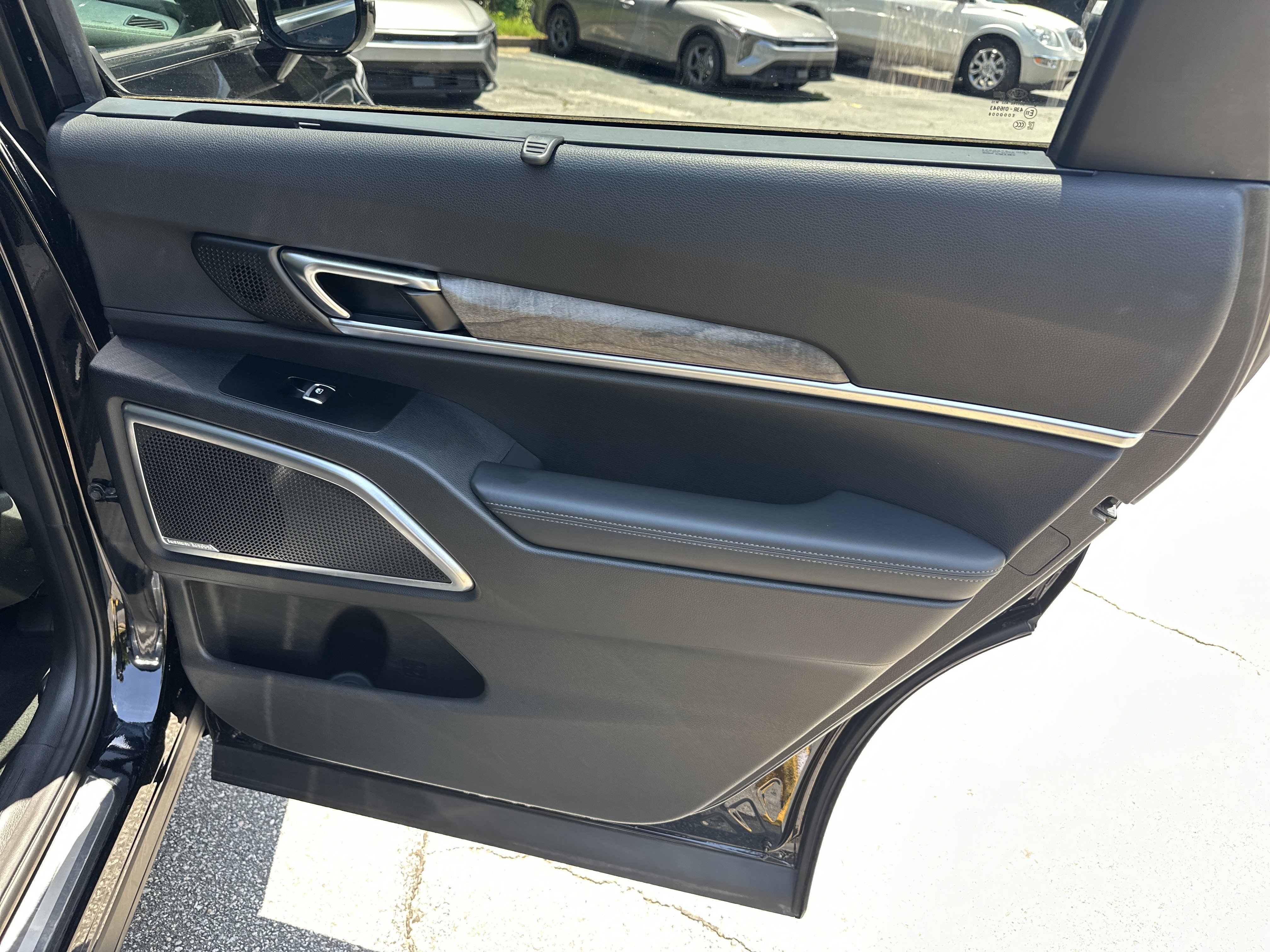 Certified Used 2020 Ebony Black Kia SX image 18