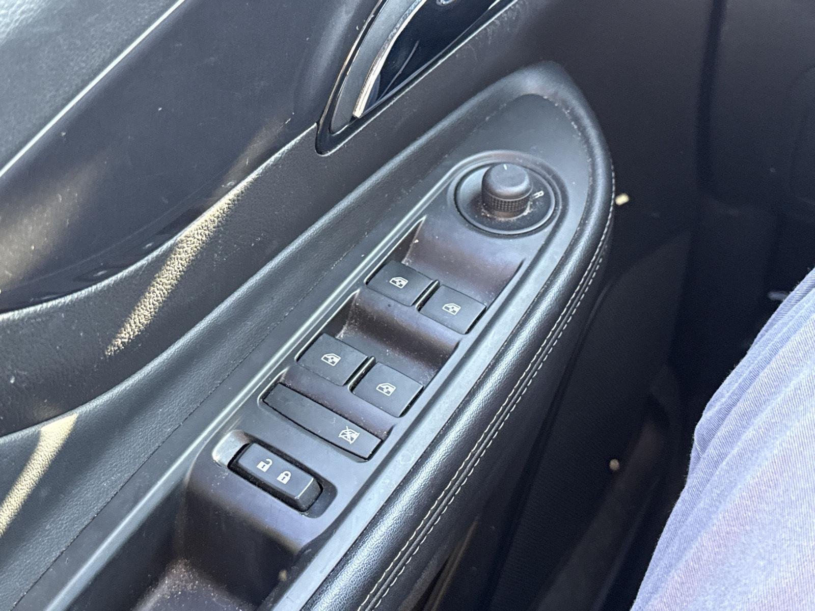 Used 2019 White Frost Tricoat Buick Sport Touring image 16