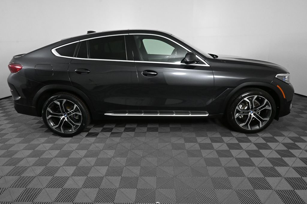 Used 2023 Gray BMW xDrive40i image 24