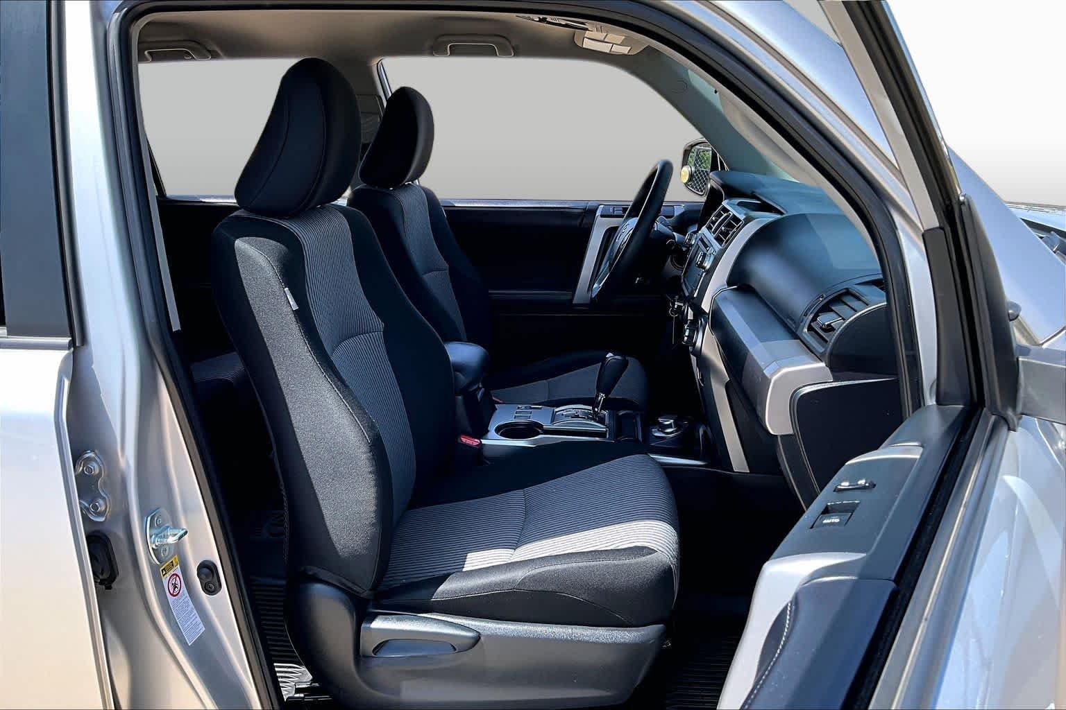Used 2019 Classic Silver Metallic Toyota SR5 image 9