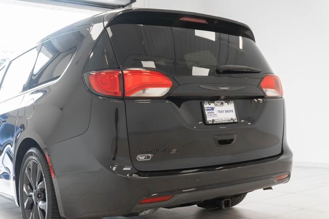 Used 2020 Black Chrysler Touring image 9