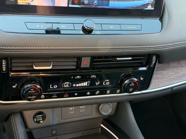Used 2024 Blue Nissan Platinum image 23