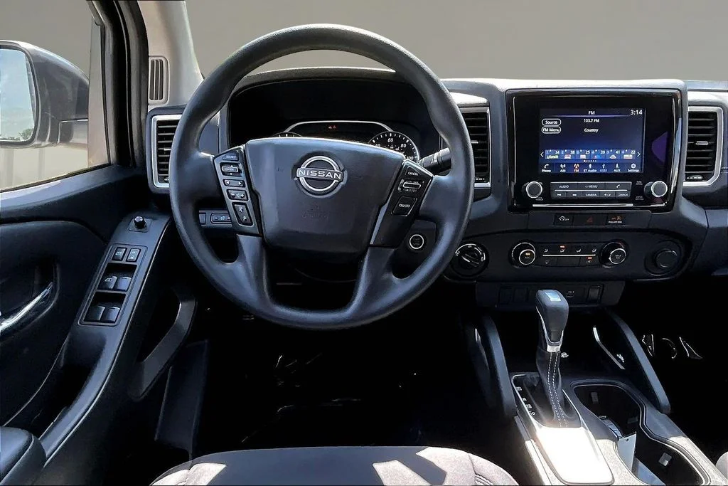 Used 2023 Glacier White Nissan SV image 9