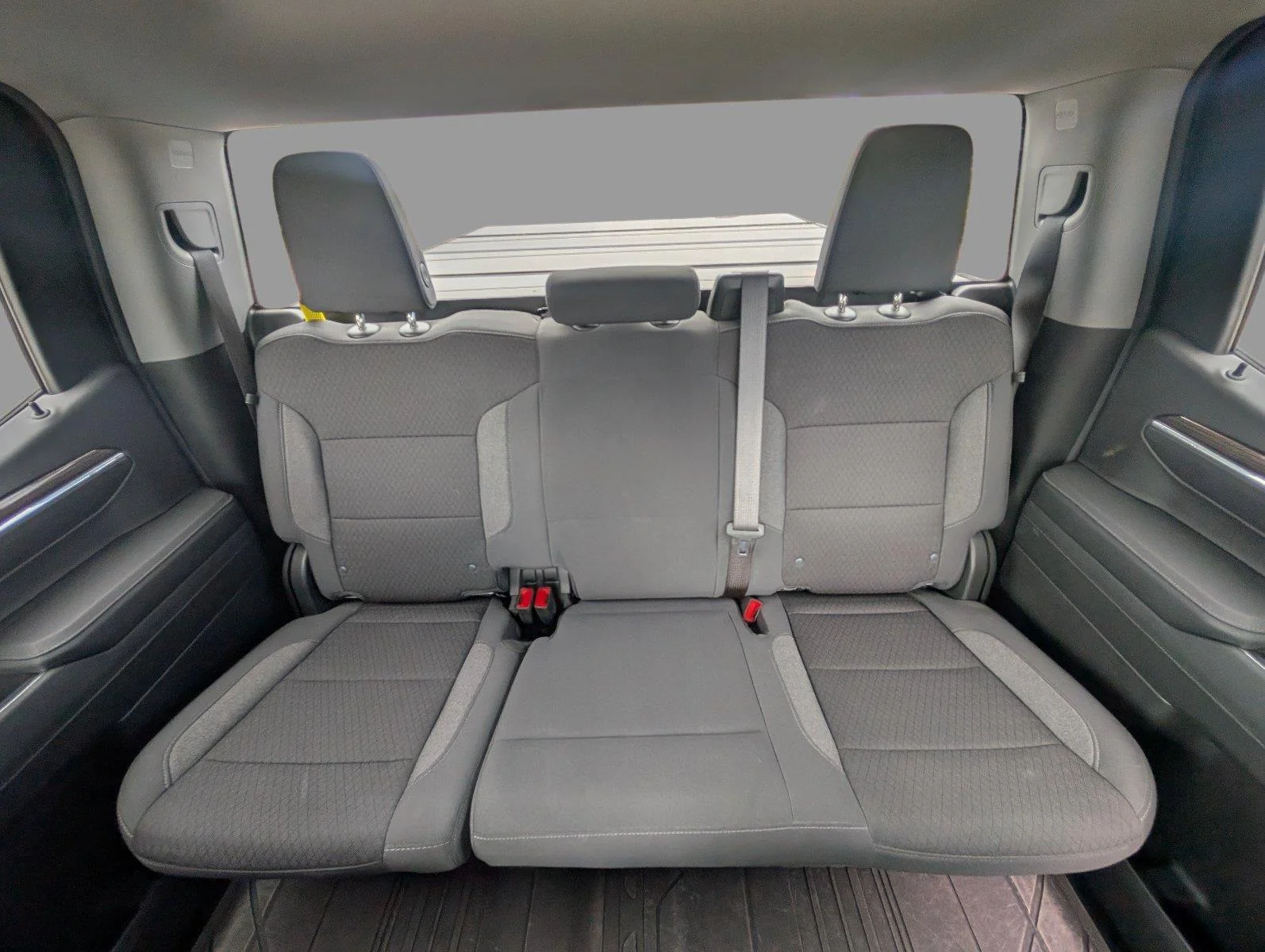 Used 2023 STERLING GRAY METALLIC Chevrolet LT image 31