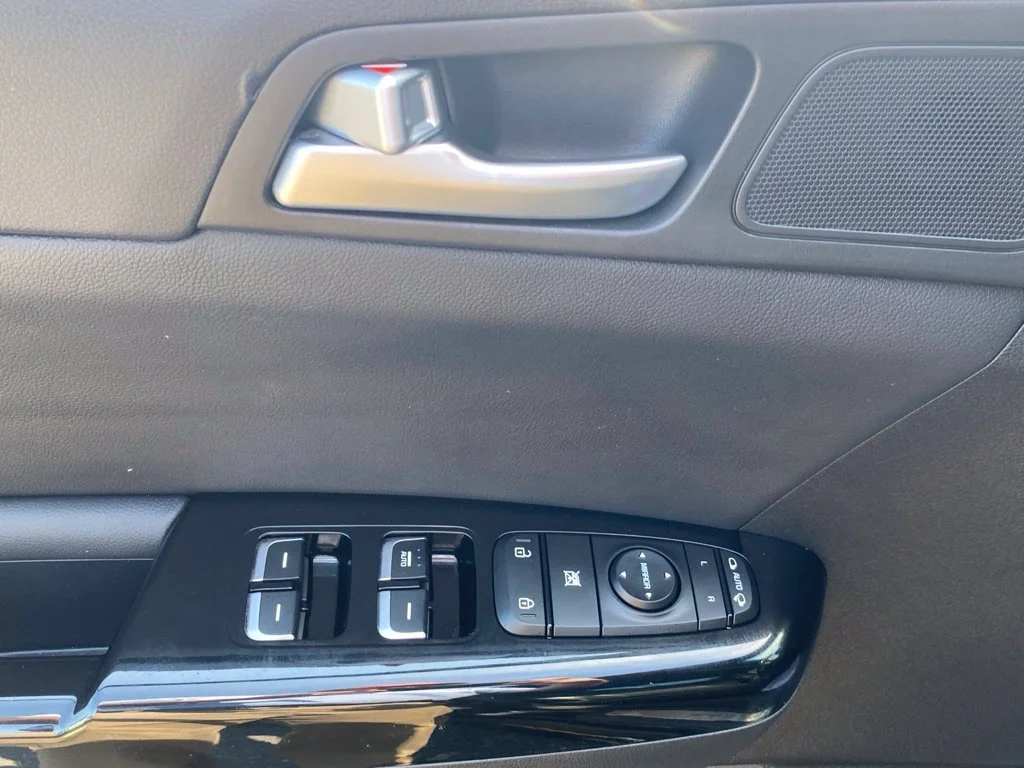 Used 2020 Red Kia SX image 23
