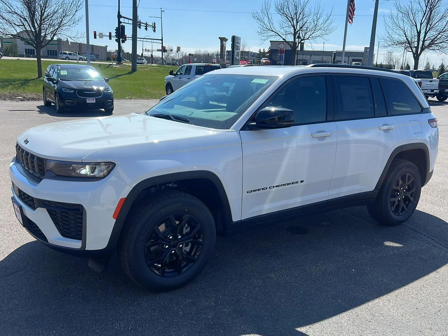 New 2026 Bright White Clearcoat Jeep Laredo Altitude image 1