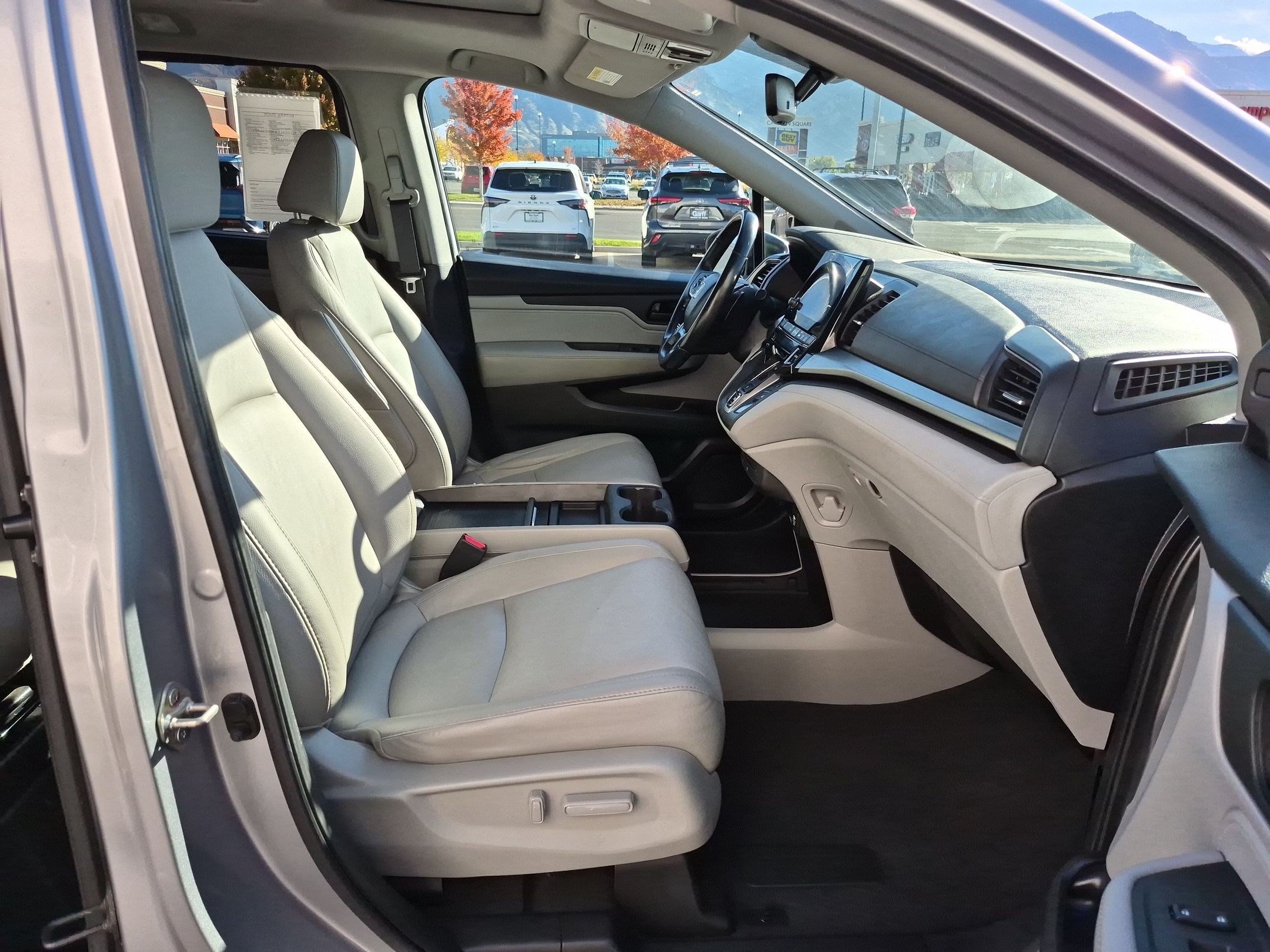 Certified Used 2019 Silver Honda EX-L Auto image 34