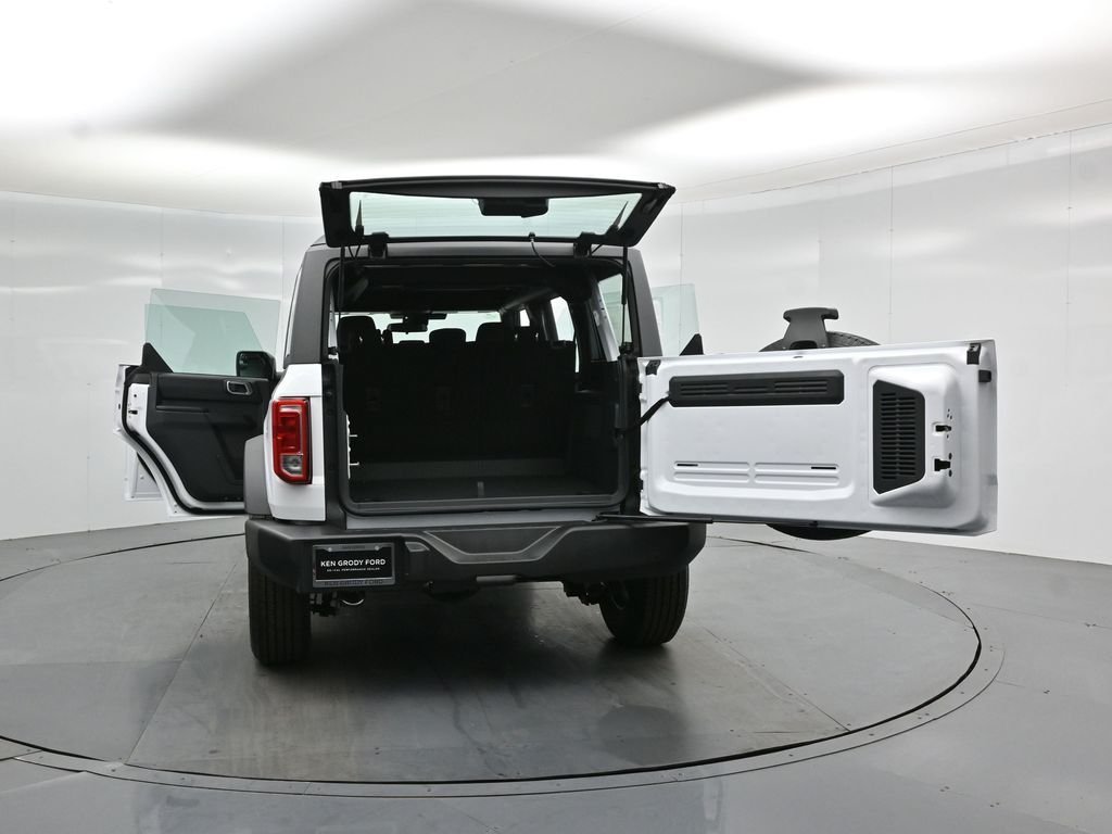 New 2026 Oxford White Ford Base image 31