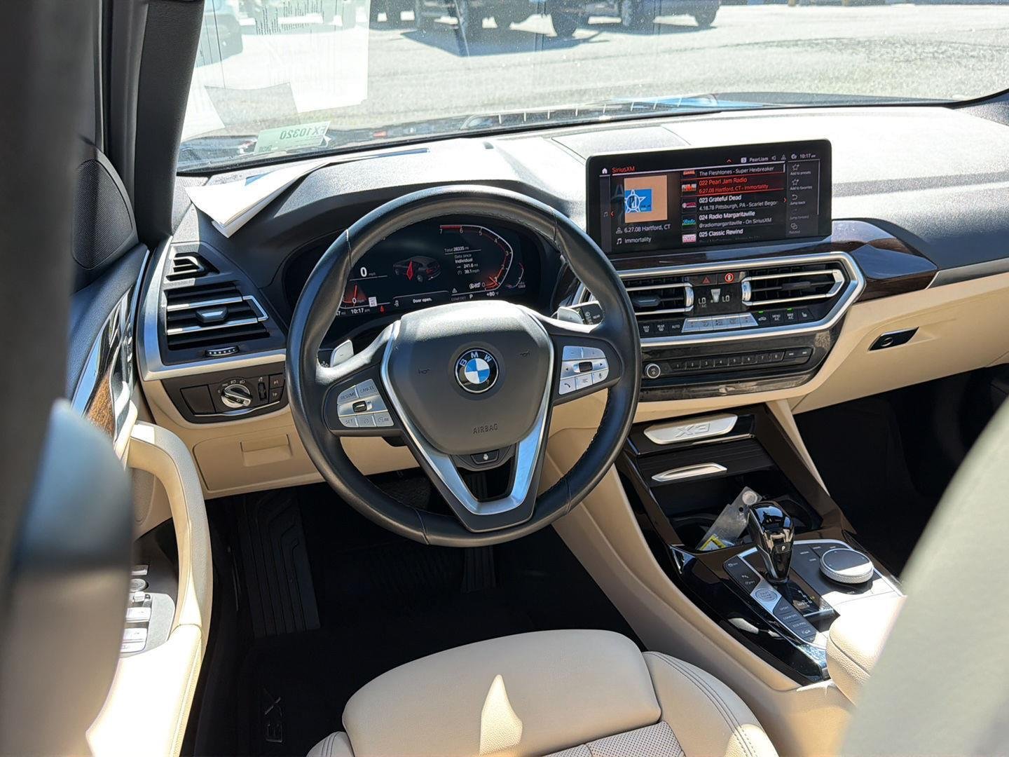 Used 2022 Jet Black BMW xDrive30i image 18