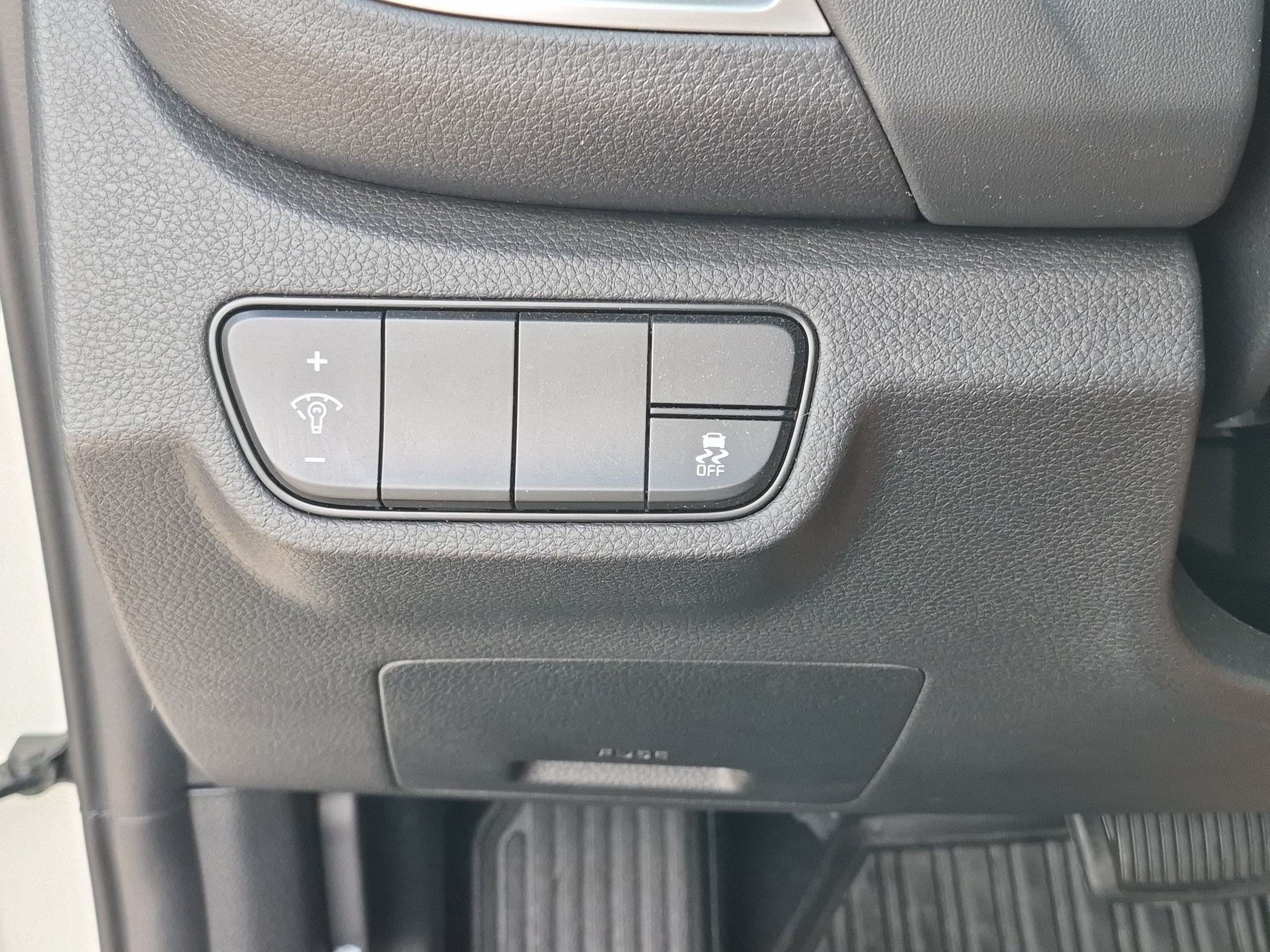 Used 2024 Clear White/Black Roof Kia SX image 24