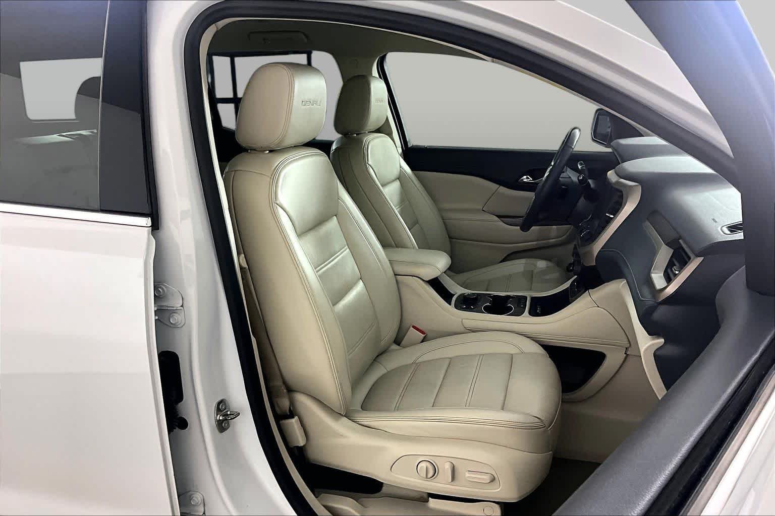 2023 GMC Acadia Denali - Photo 17