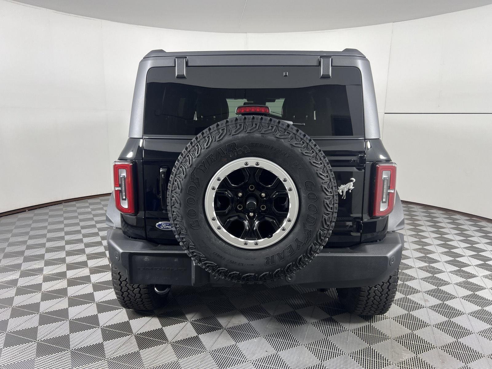 Used 2025 Shadow Black Ford Outer Banks image 9