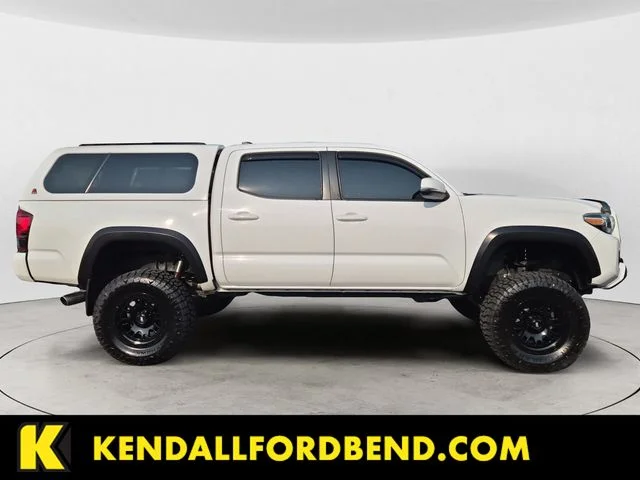 Used 2019 Super White Toyota TRD Off-Road image 4