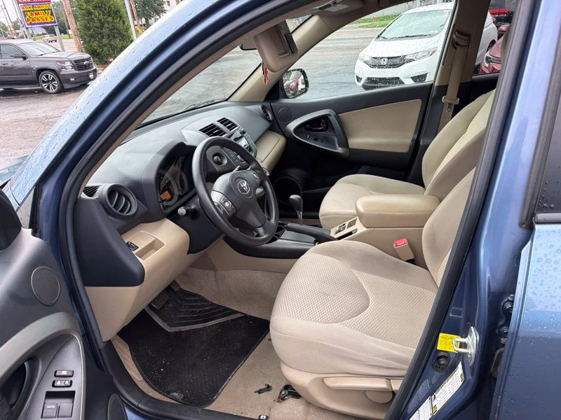 Used 2011 Blue Toyota Base image 11