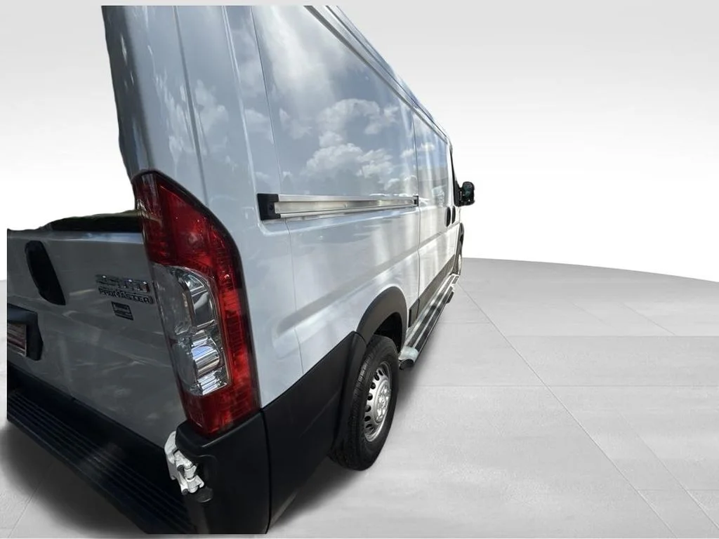 Used 2025 White Ram Base image 7