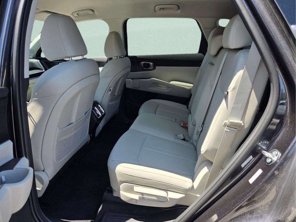 2026 Kia Sorento EX - Photo 12