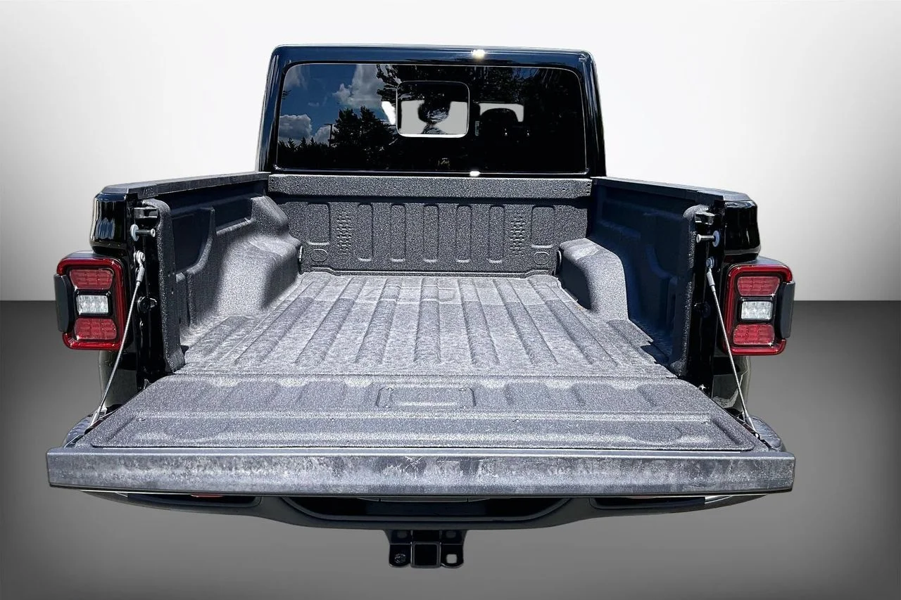 New 2026 Black Clearcoat Jeep Rubicon image 19