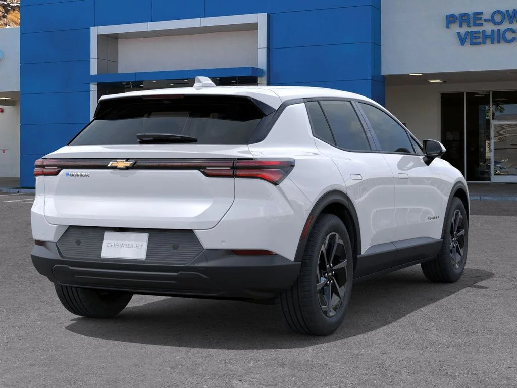 New 2026 Summit White Chevrolet LT1 w/PCY image 4