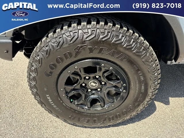 Used 2024 Gray Ford Wildtrak image 13