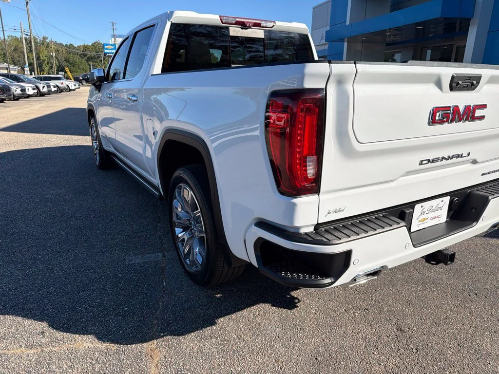 Used 2023 SUMMIT WHITE GMC Denali image 3