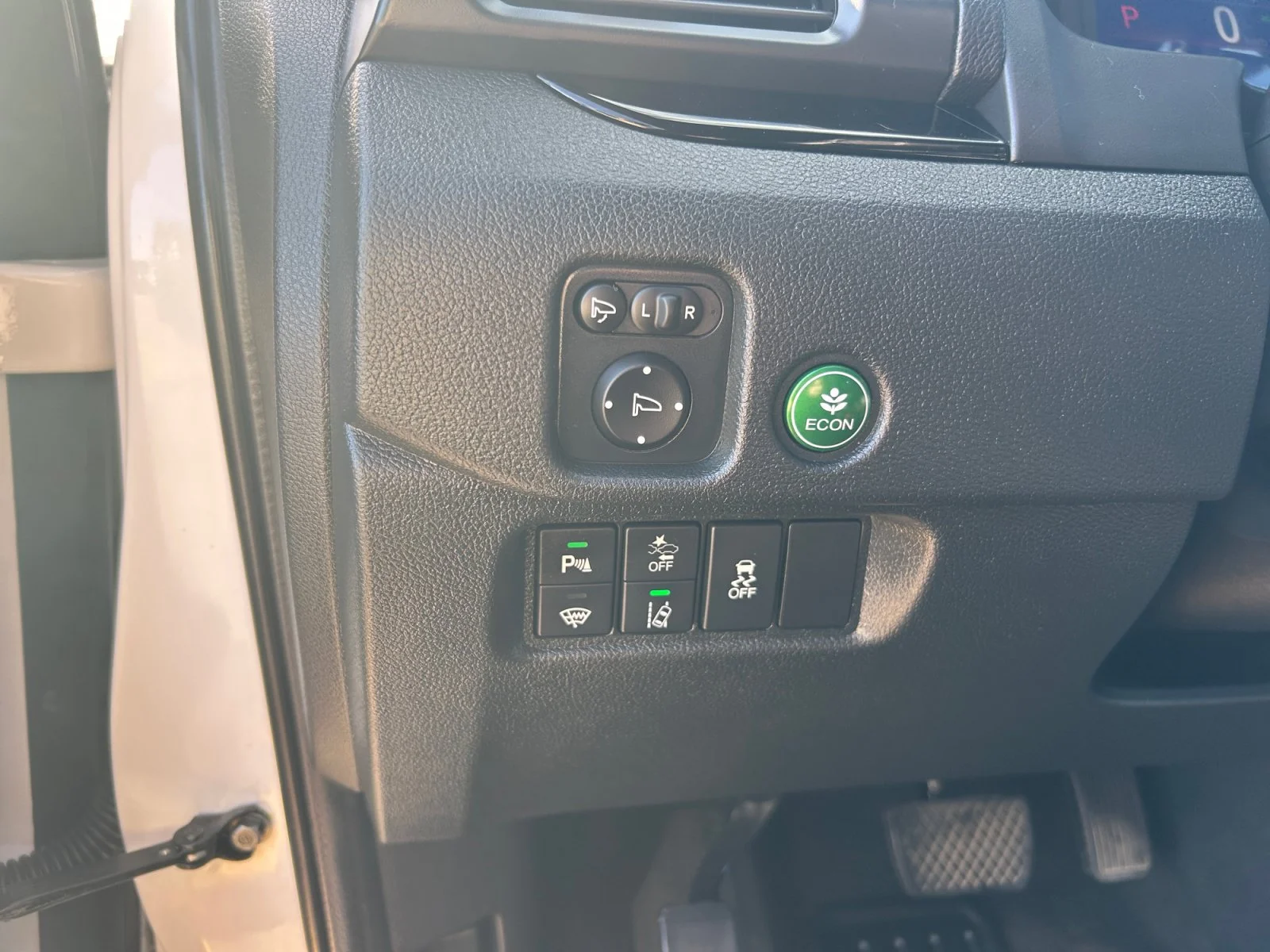 Used 2023 White Honda TOURING AWD image 16