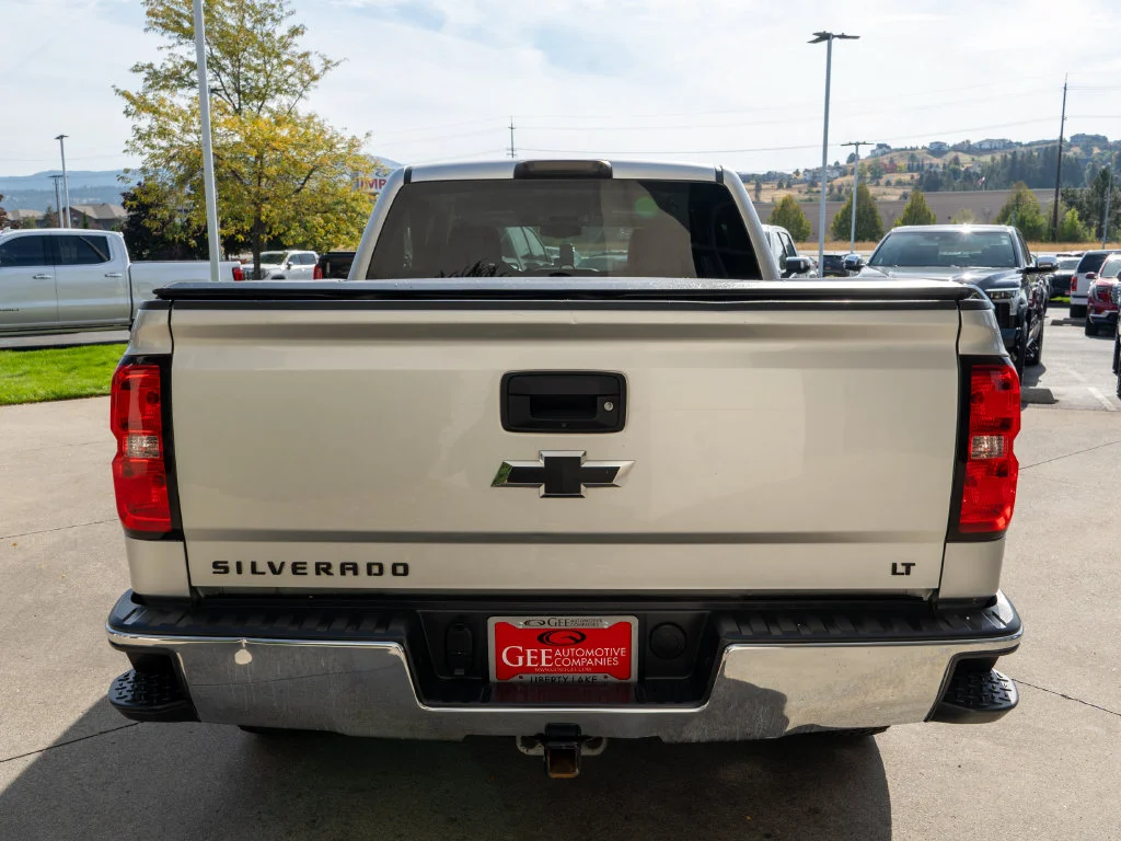 Used 2018 Silver Chevrolet LT image 6