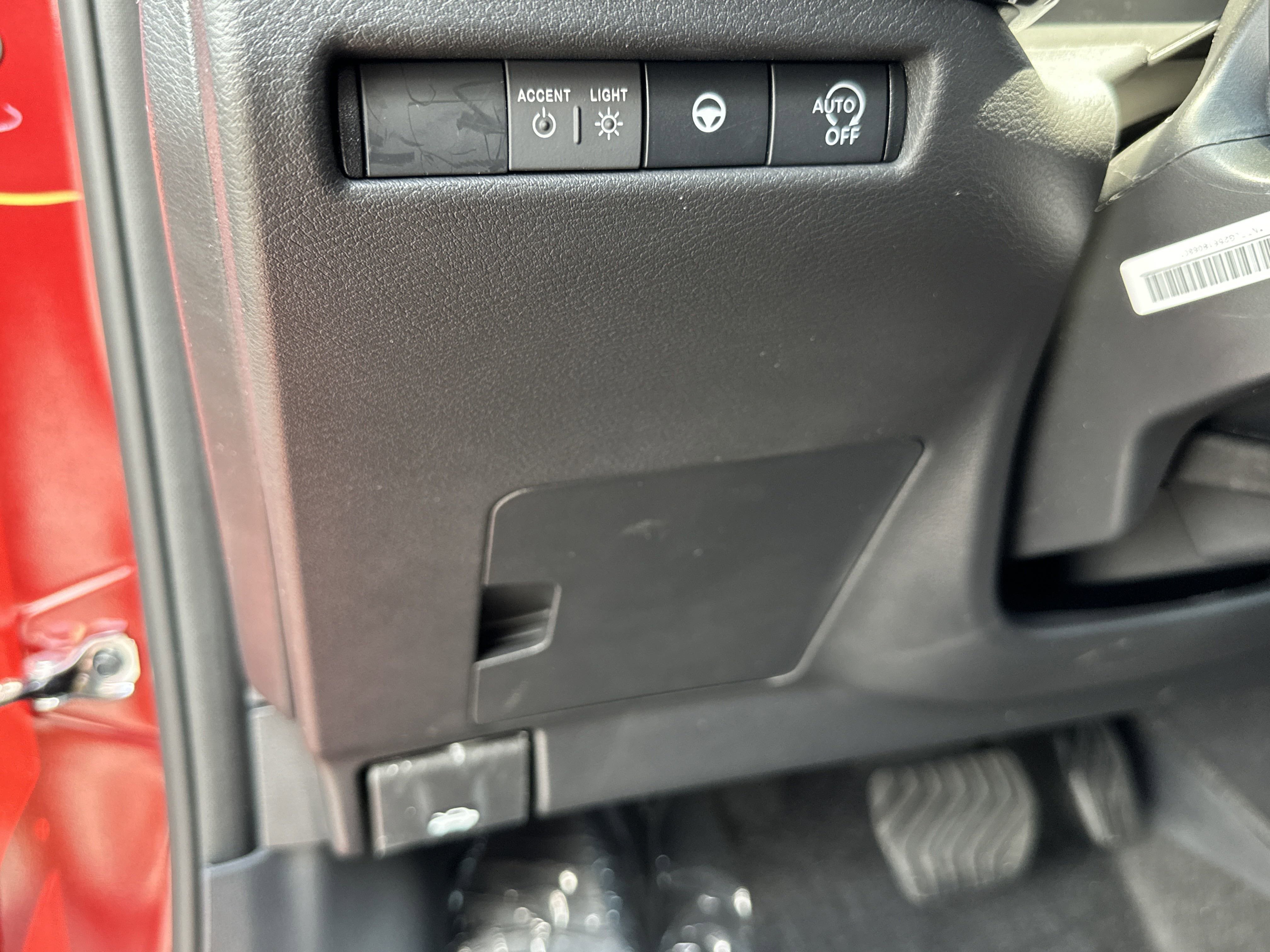 2025 Nissan Kicks SR - Photo 32