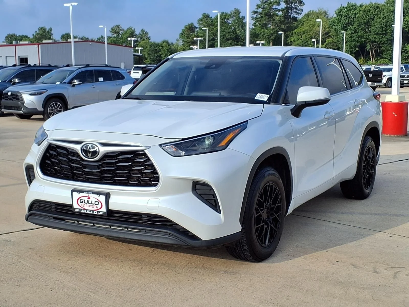 Used 2022 Beige Toyota L image 3