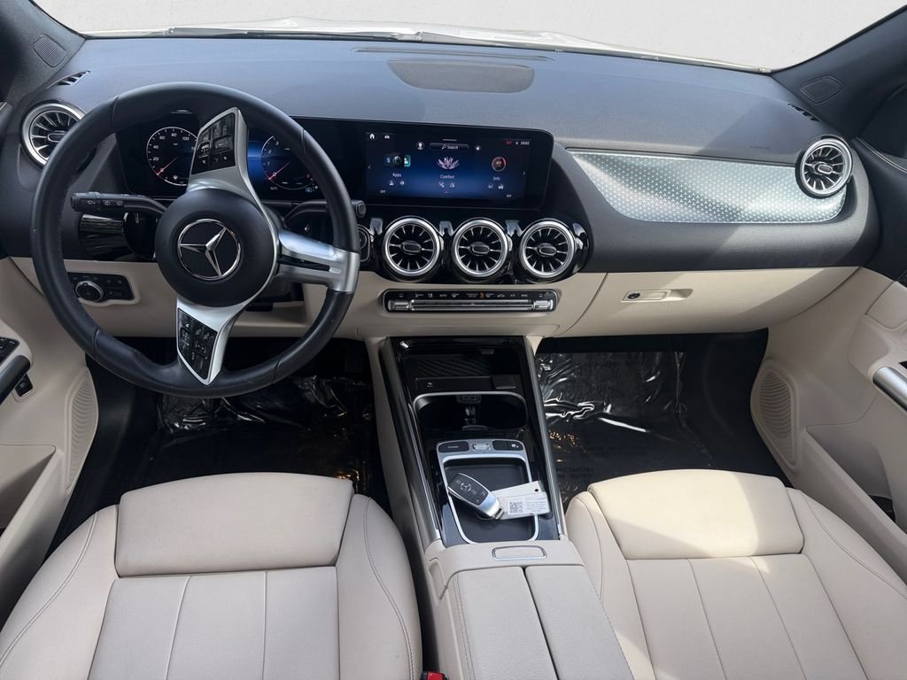 Used 2025 Polar White Mercedes-Benz GLA 250 image 10