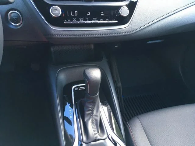 Certified Used 2025 WIND CHILL PEARL Toyota  image 17