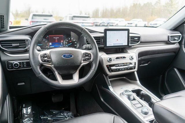 Used 2022 White Metallic Ford XLT image 12